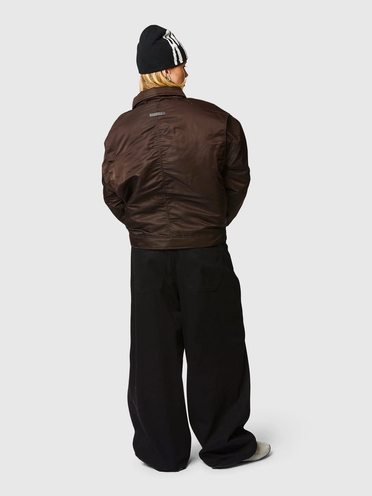 Reversible Beanie Black/White - Image 8