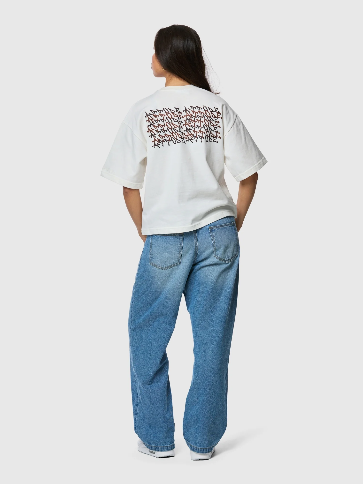 Graphic T-shirt Off White - Image 6