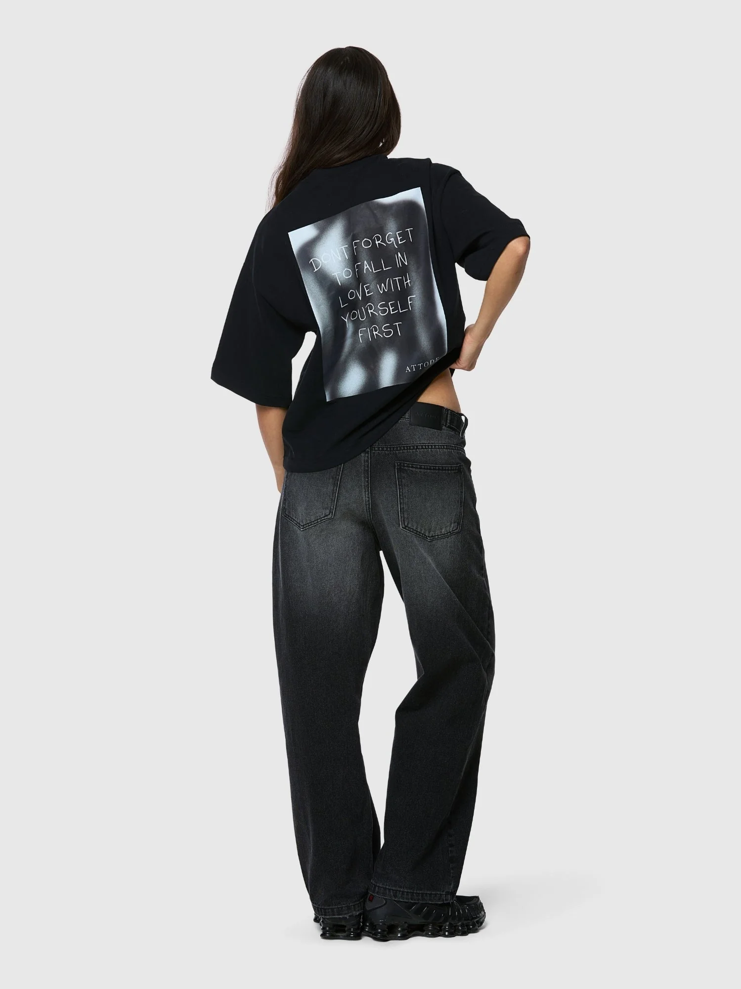 Love Yourself T-shirt Black - Image 6