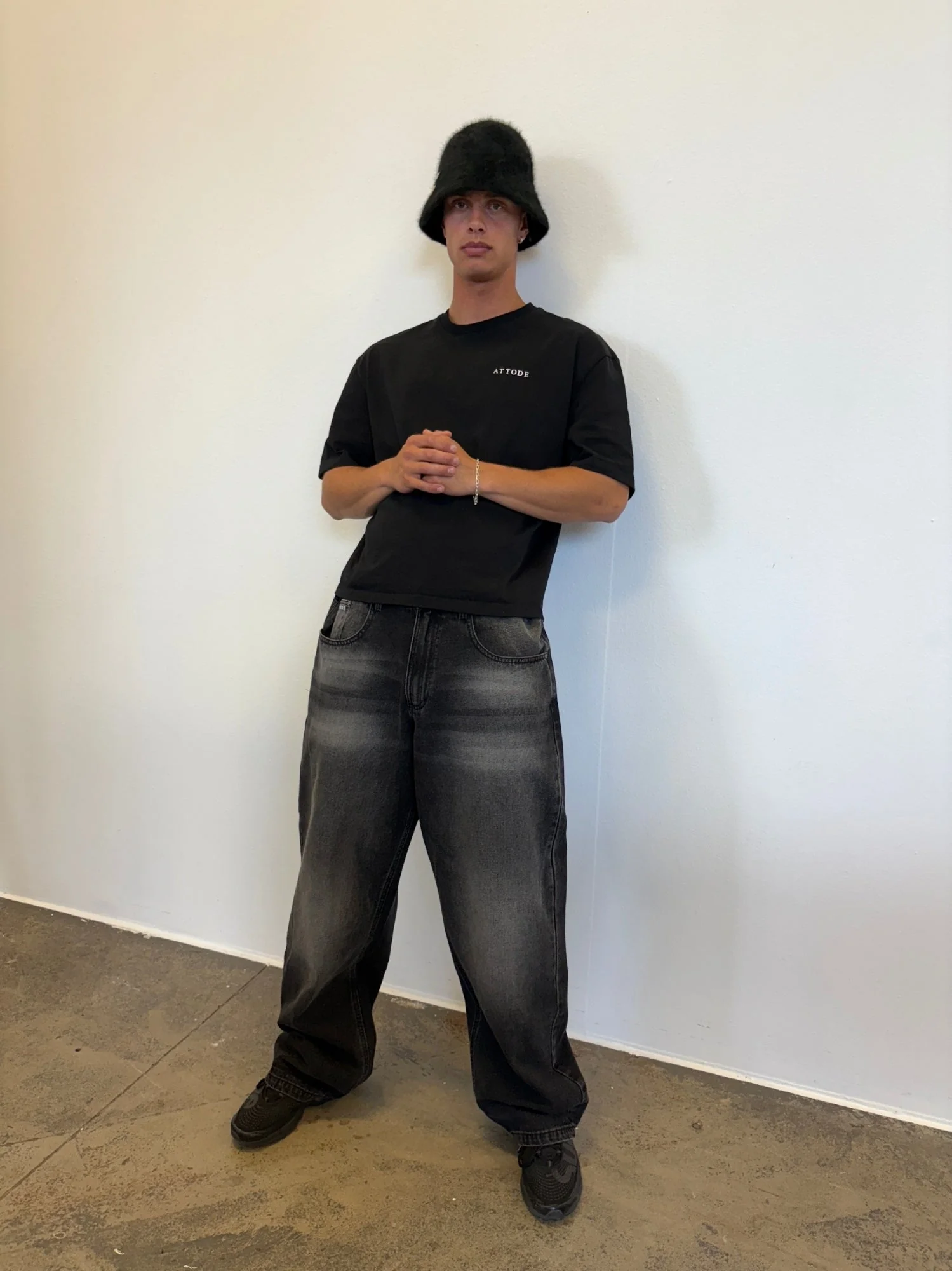 Love Yourself T-shirt Black - Image 8